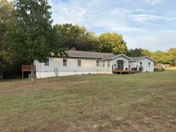 19125 E 1200 Road, Stockton, MO 65785