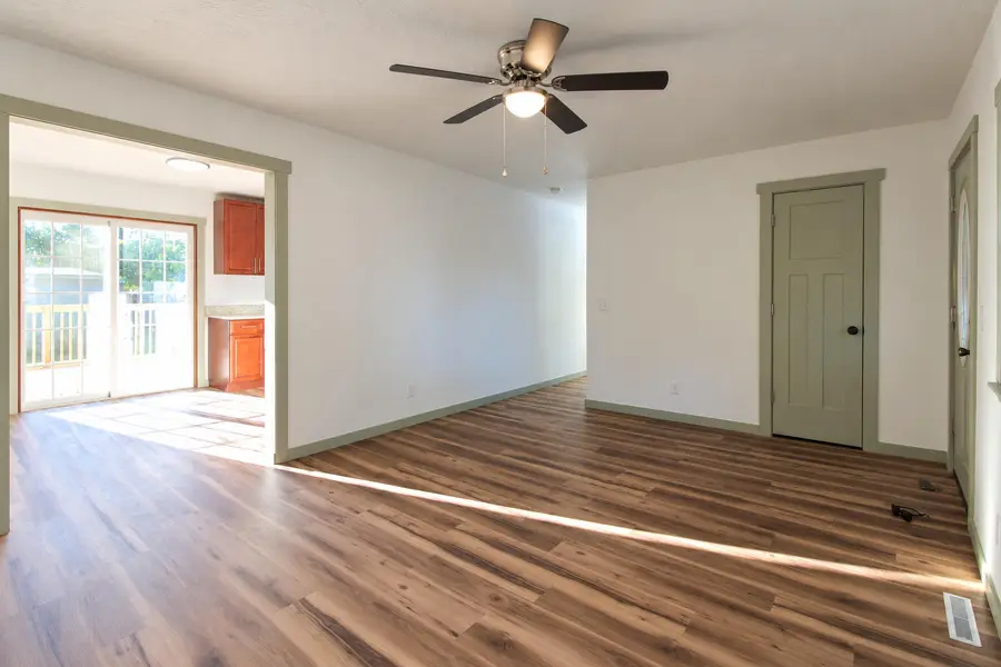 307 S Western Street, Marionville, MO 65705 - #2
