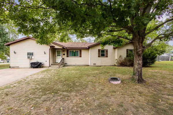 137 W Cline Street, Aurora, MO 65605