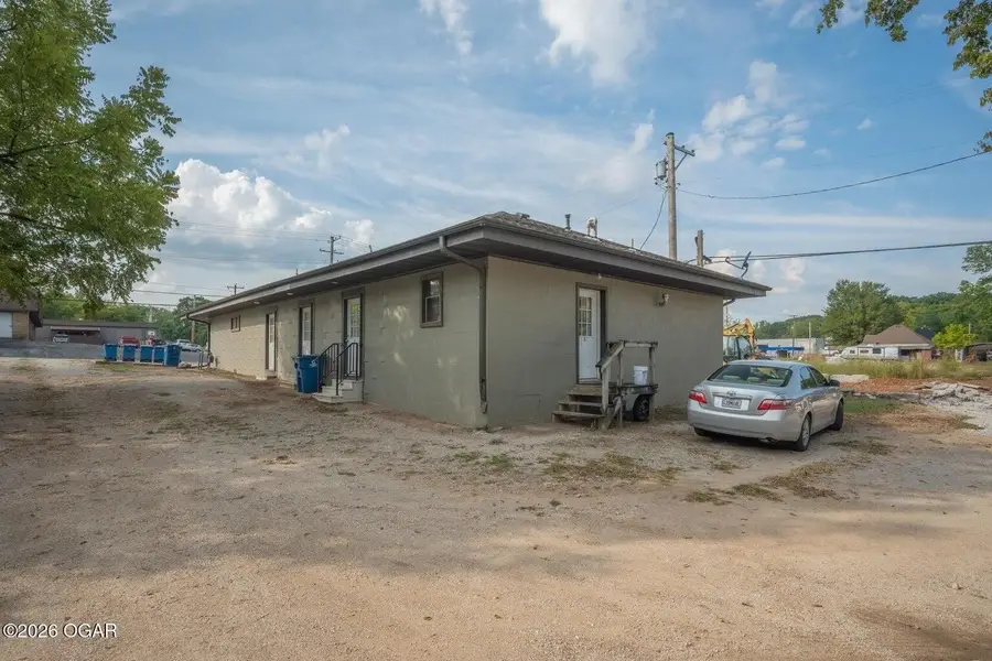 522 W Brook Street, Neosho, MO 64850 - #3