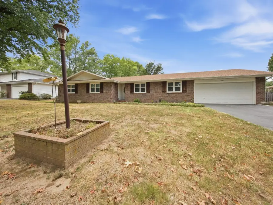 4951 S Palmer Avenue, Springfield, MO 65804 - #2