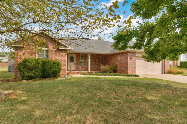 102 Emily Lane, Willard, MO 65781