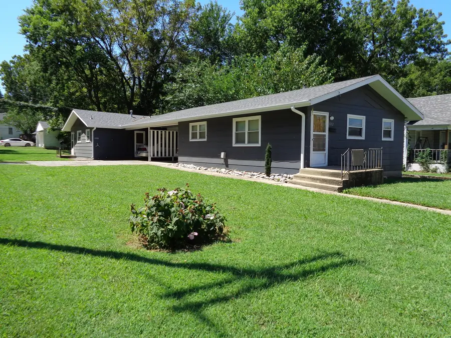 1200 W Atlantic Street, Springfield, MO 65803 - #2