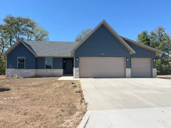 1359 S Mahn Avenue, Springfield, MO 65802