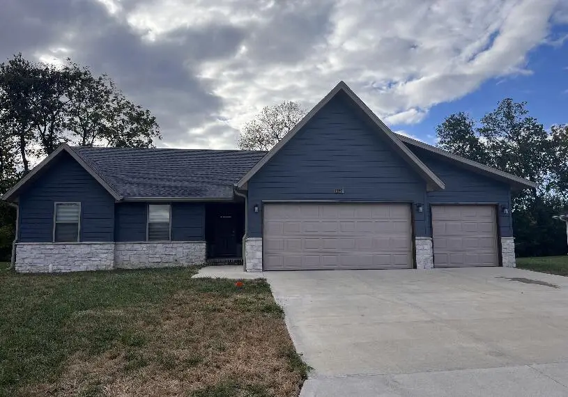 1359 S Mahn Avenue, Springfield, MO 65802 - #2