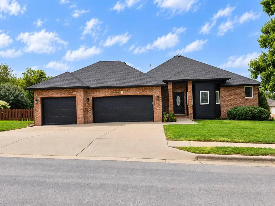 816 W Myra Drive, Nixa, MO 65714 - #3