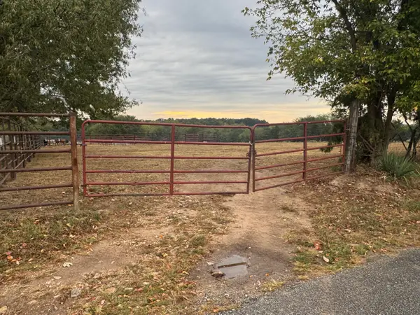 4452 S 70th Road, Bolivar, MO 65613