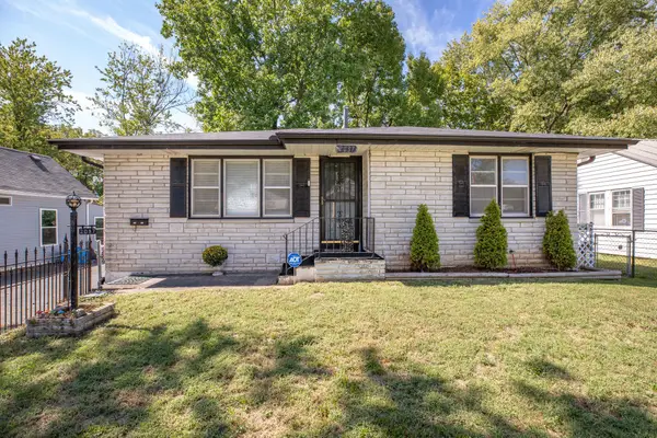 2037 N Weller Avenue, Springfield, MO 65803