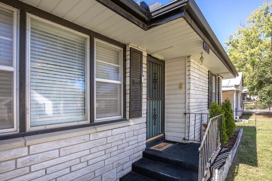 2037 N Weller Avenue, Springfield, MO 65803 - #3