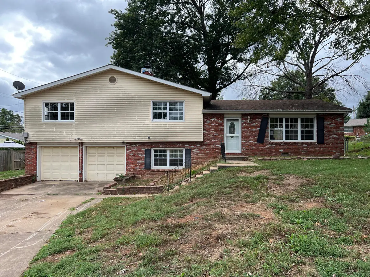2918 E Clovis Circle, Springfield, MO 65804 - #1