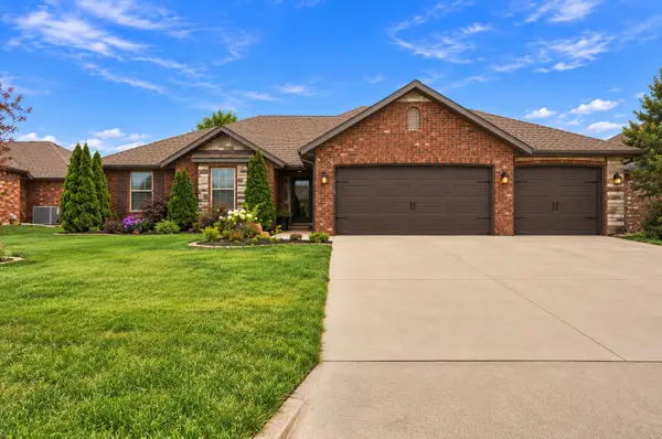 5660 S Cottonwood Drive, Battlefield, MO 65619