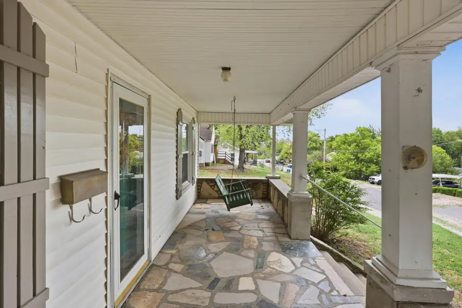 430 S Valley Street, Neosho, MO 64850 - #2