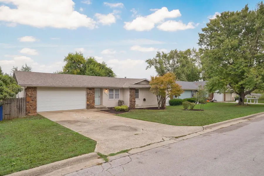 2653 W Blackburn Drive, Springfield, MO 65807 - #3