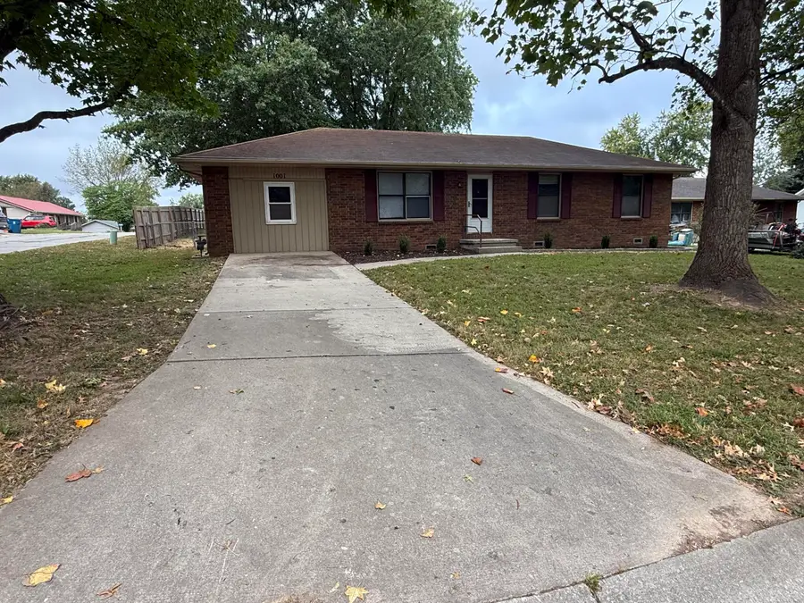 1001 N 13th Avenue, Ozark, MO 65721 - #2