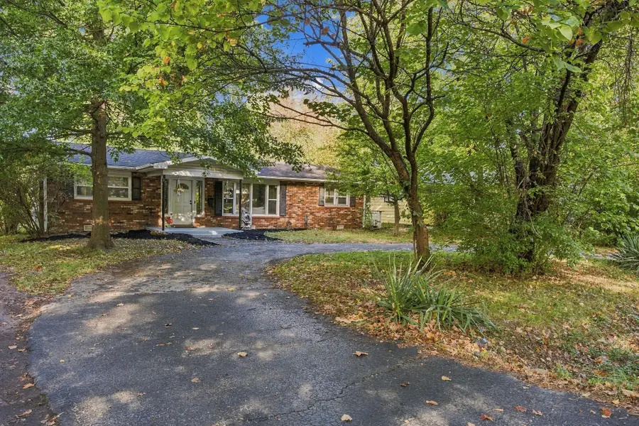 617 N Elmwood Avenue, Springfield, MO 65802 - #2