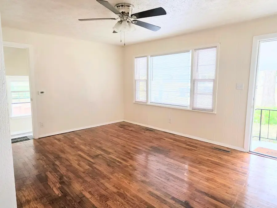 1422 E Blaine Street, Springfield, MO 65803 - #3
