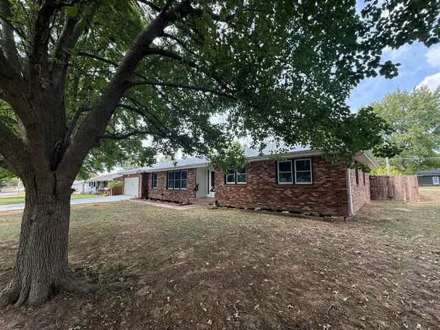 811 Richards Drive, Mountain Grove, MO 65711 - #2