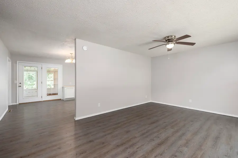 1015 N Hickory Street, Buffalo, MO 65622 - #2
