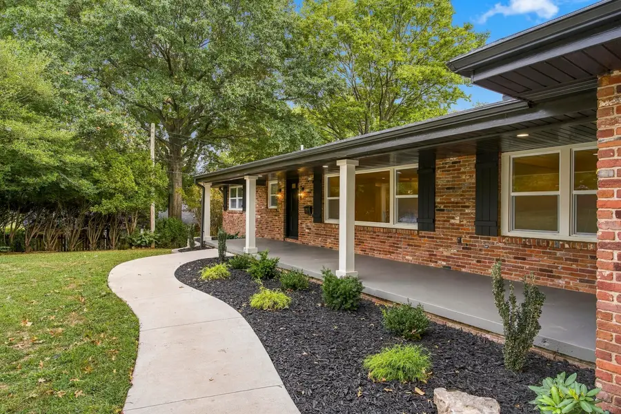 2734 E Glenwood Street, Springfield, MO 65804 - #2