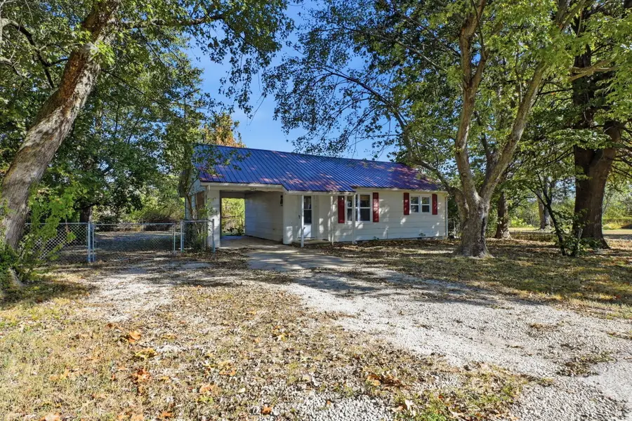 1405 W Benton Street, Buffalo, MO 65622 - #2
