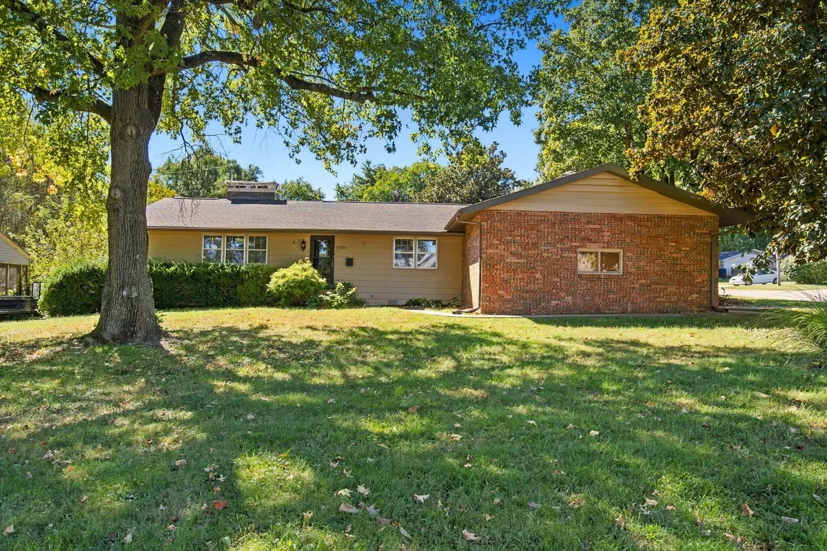 2904 E Eastmoor Drive, Springfield, MO 65804 - #1