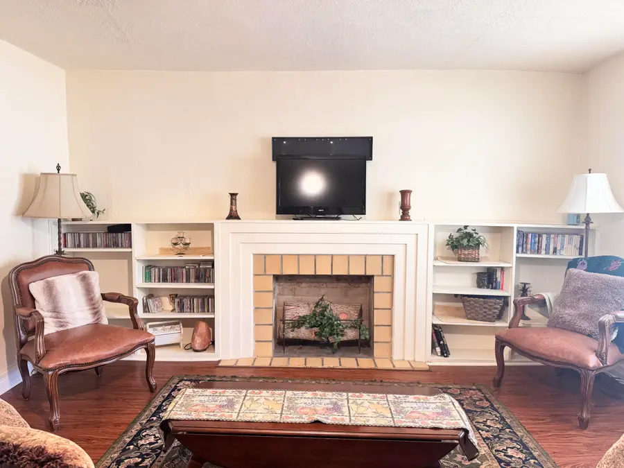1016 E Cherokee Street, Springfield, MO 65807 - #2