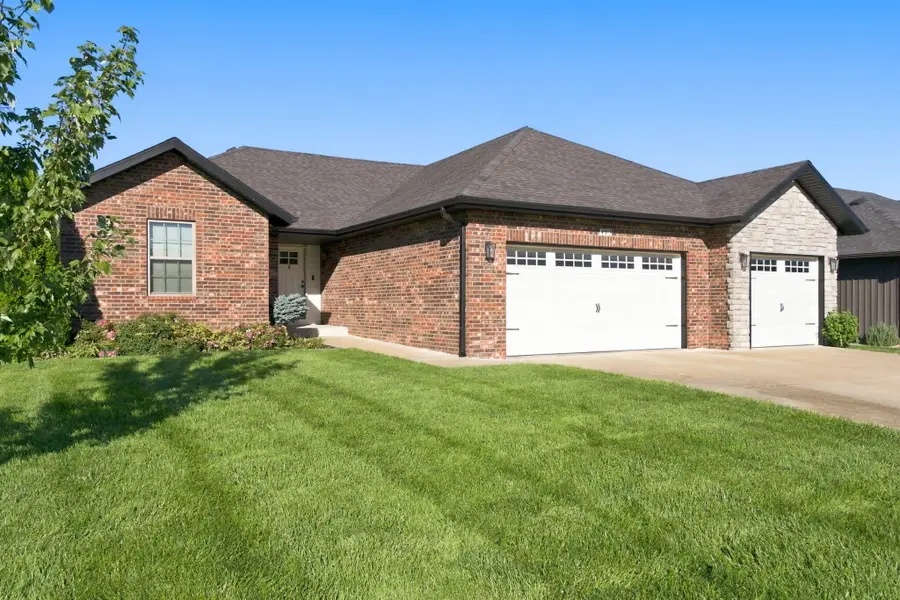 413 N Maplecrest Drive, Nixa, MO 65714 - #2