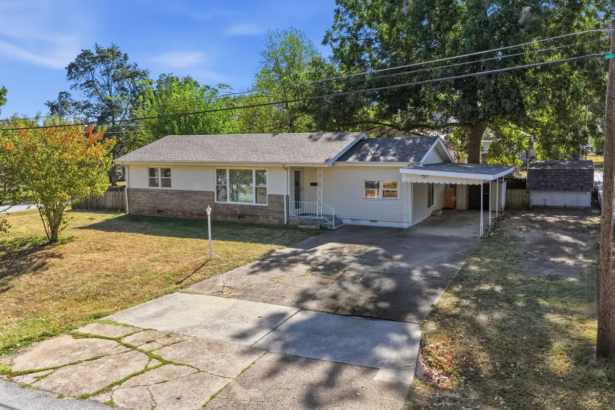 310 E Freeman Street, Bolivar, MO 65613 - #1