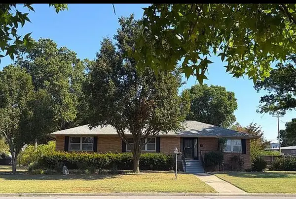 2402 E 11th Street, Joplin, MO 64801