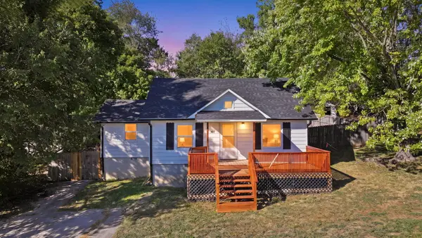 307 E Robertson Street, Ozark, MO 65721