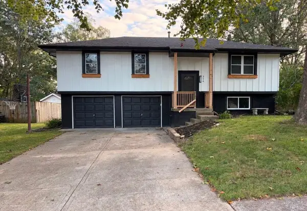 316 SW Killarney Lane, Blue Springs, MO 64015