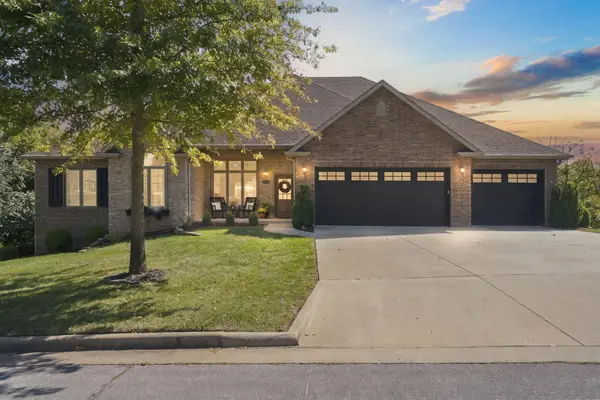 3312 W Bluffview Street, Springfield, MO 65810