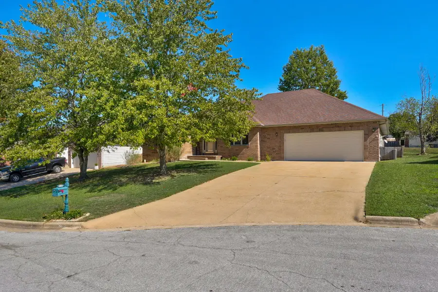 5126 S Sterling Court, Springfield, MO 65810 - #3