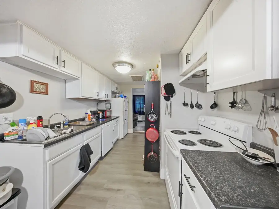 741 N Warren Avenue, Springfield, MO 65802 - #2