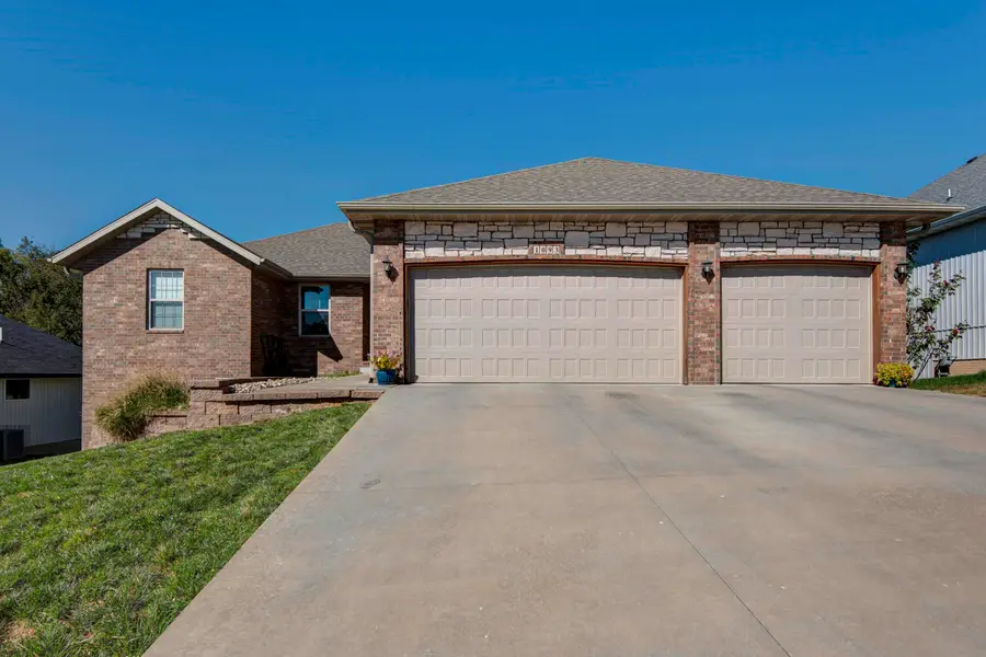 1093 E Lakota Street, Nixa, MO 65714 - #3