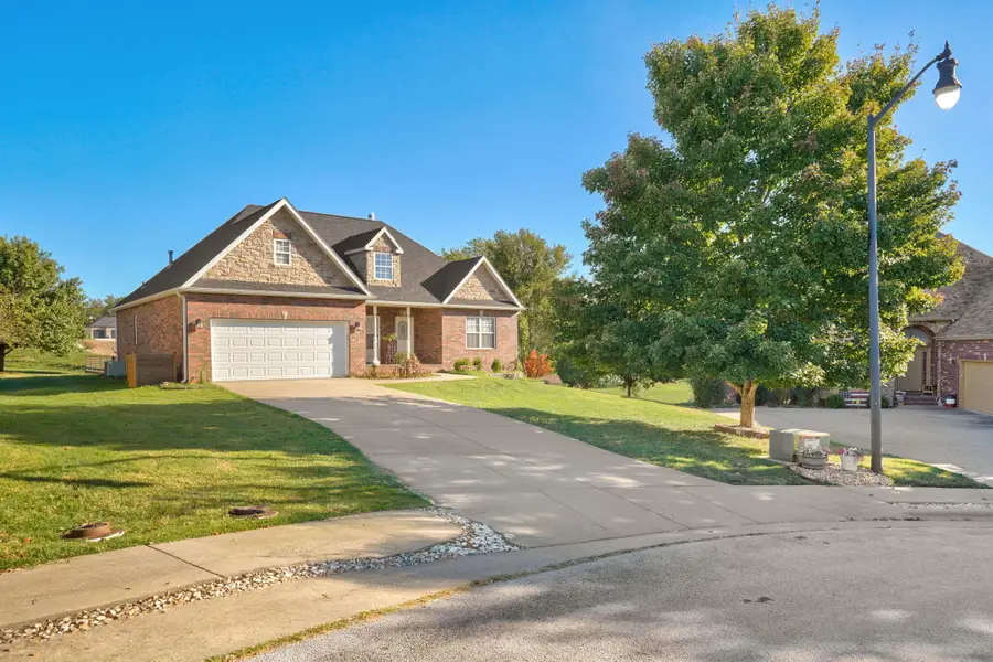 2127 N Williamsburg Lane, Ozark, MO 65721 - #2