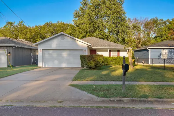 327 N Westport Avenue, Springfield, MO 65802