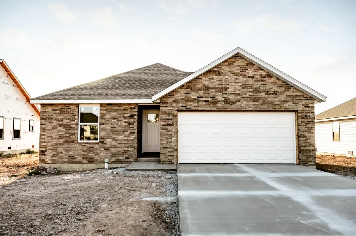 1002 Fenli Avenue, Monett, MO 65708 - #1