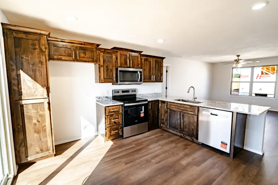 1002 Fenli Avenue, Monett, MO 65708 - #2