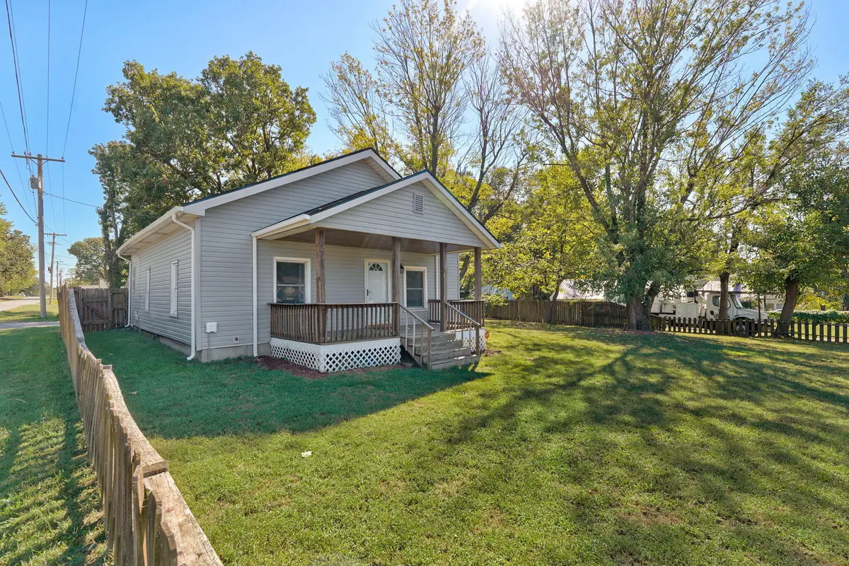1352 N Ethyl Avenue, Springfield, MO 65802 - #1