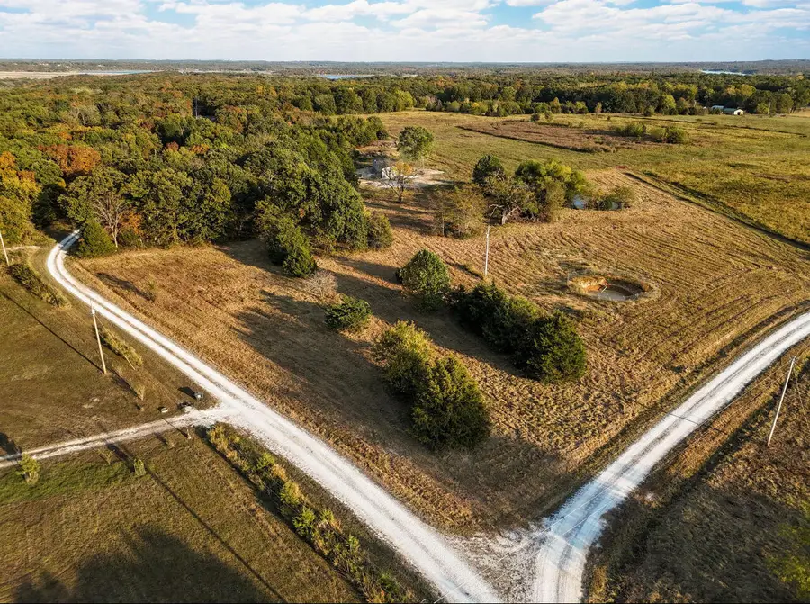 000 Canyon Drive #Lot 14, Wheatland, MO 65779 - #3