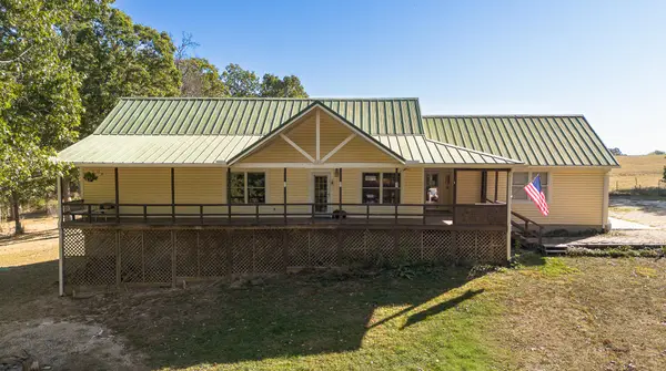 218 Brookside Drive, Seymour, MO 65746