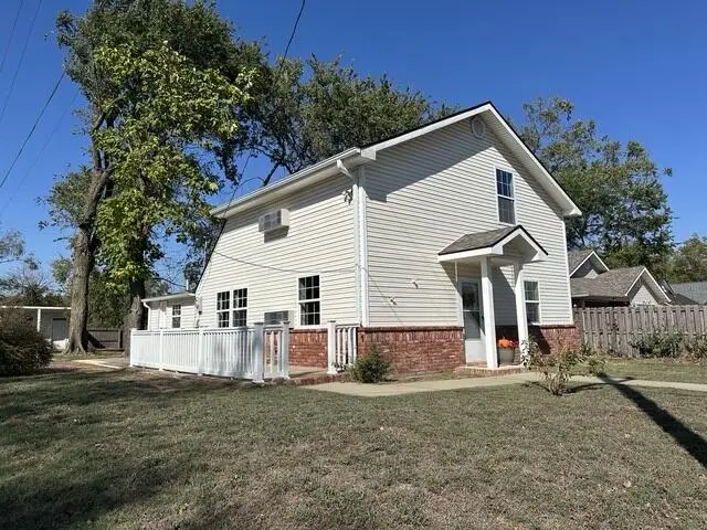 102 N Winfield Avenue, Joplin, MO 64801 - #1