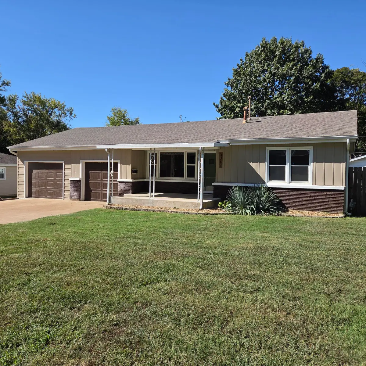 3049 S Parkview Avenue, Springfield, MO 65804 - #1