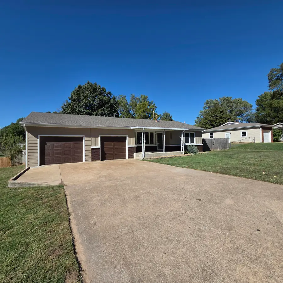 3049 S Parkview Avenue, Springfield, MO 65804 - #2