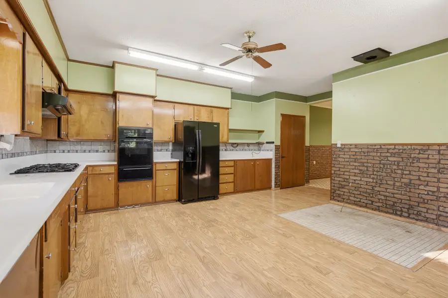 1000 E Sycamore Street, Monett, MO 65708 - #3