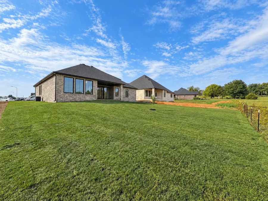 1689 N Wonderview Lane, Springfield, MO 65802 - #3