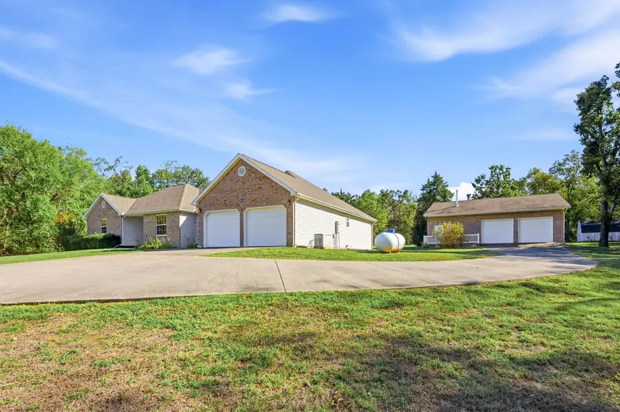 10941 Holly Road, Neosho, MO 64850 - #3
