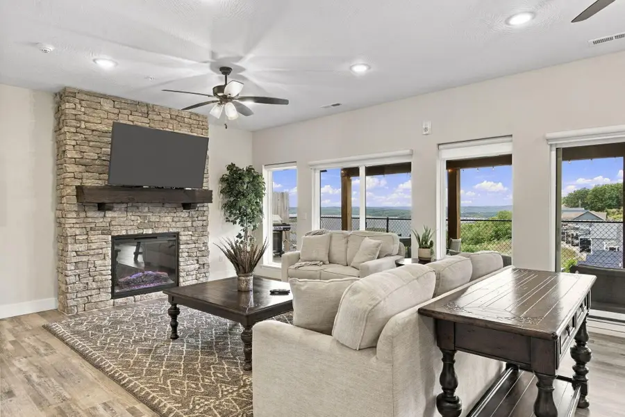 107 Chateau Mountain Lane, Branson, MO 65616 - #2