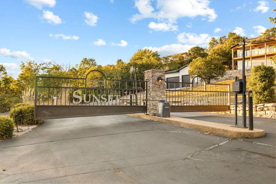 348 Sunset Cove #Unit 421, Branson, MO 65616 - #2